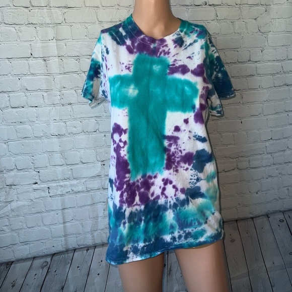 Gildan Tops - gildan green & purple tie dye shirt size S